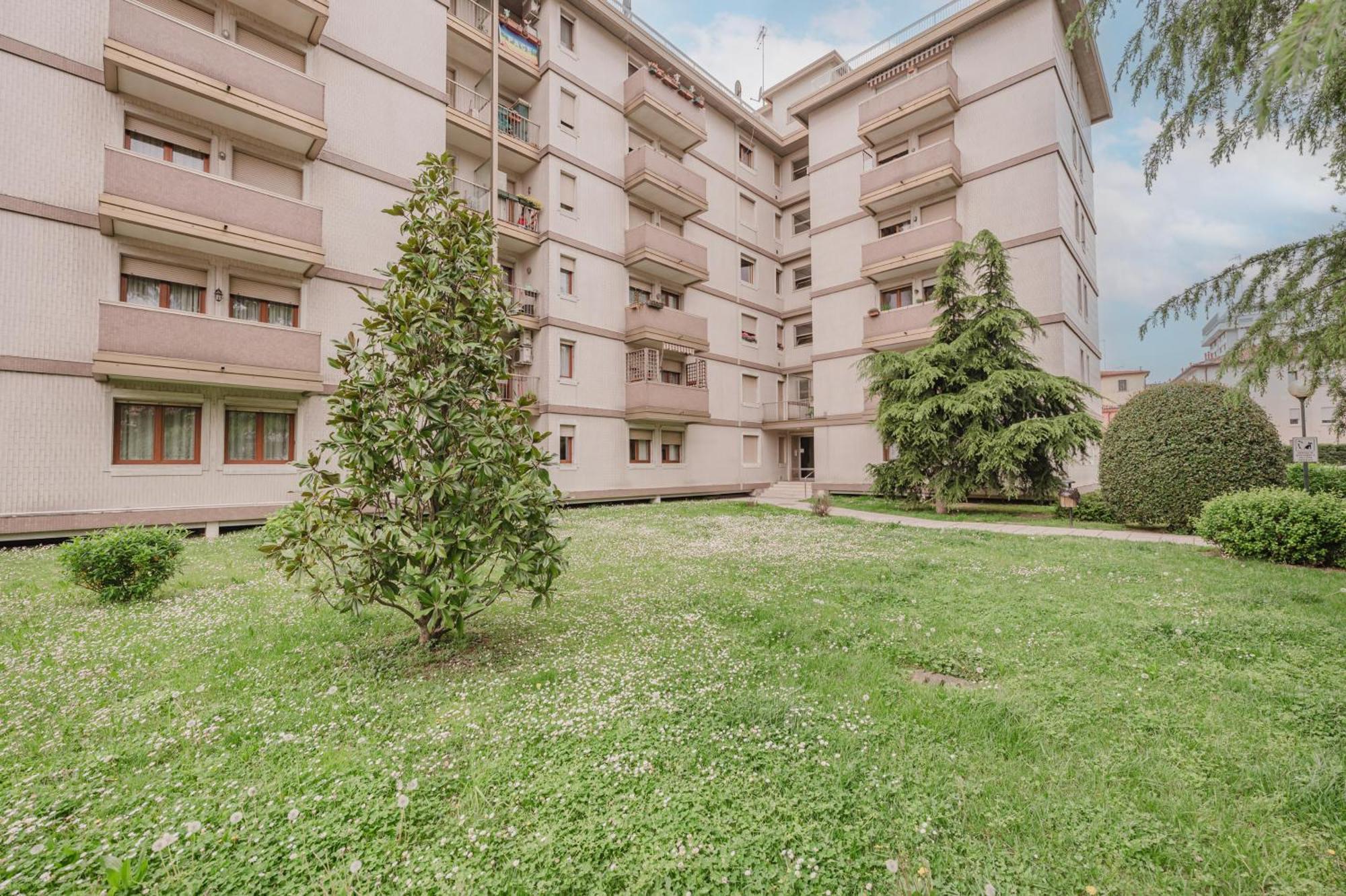 Apartment Viky Flat - 15 Min From & Free Parking *